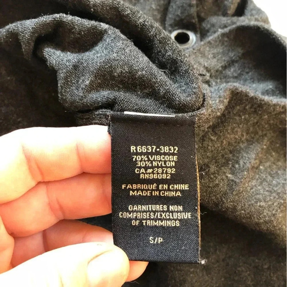 Loose Fitting Lightweight Knit Sweater - Picture 8 of 13